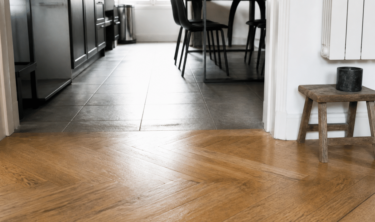 Parquet bois pose directement carrelage sol cuisine